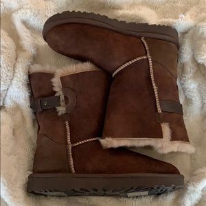 NEW LISTING! UGG NASH BOOTS